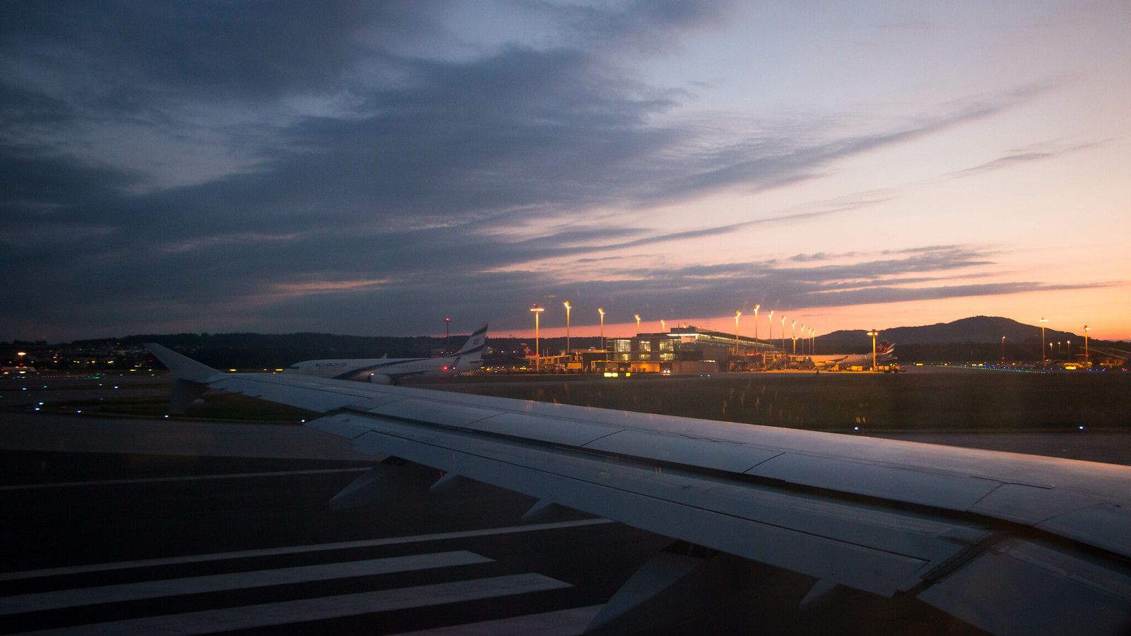 1600x900 Zurich airport