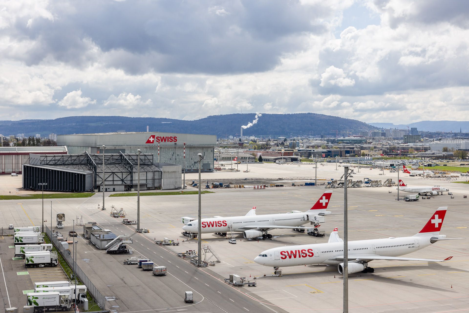 1920x1281 Zurich Airport for Canton Zurich