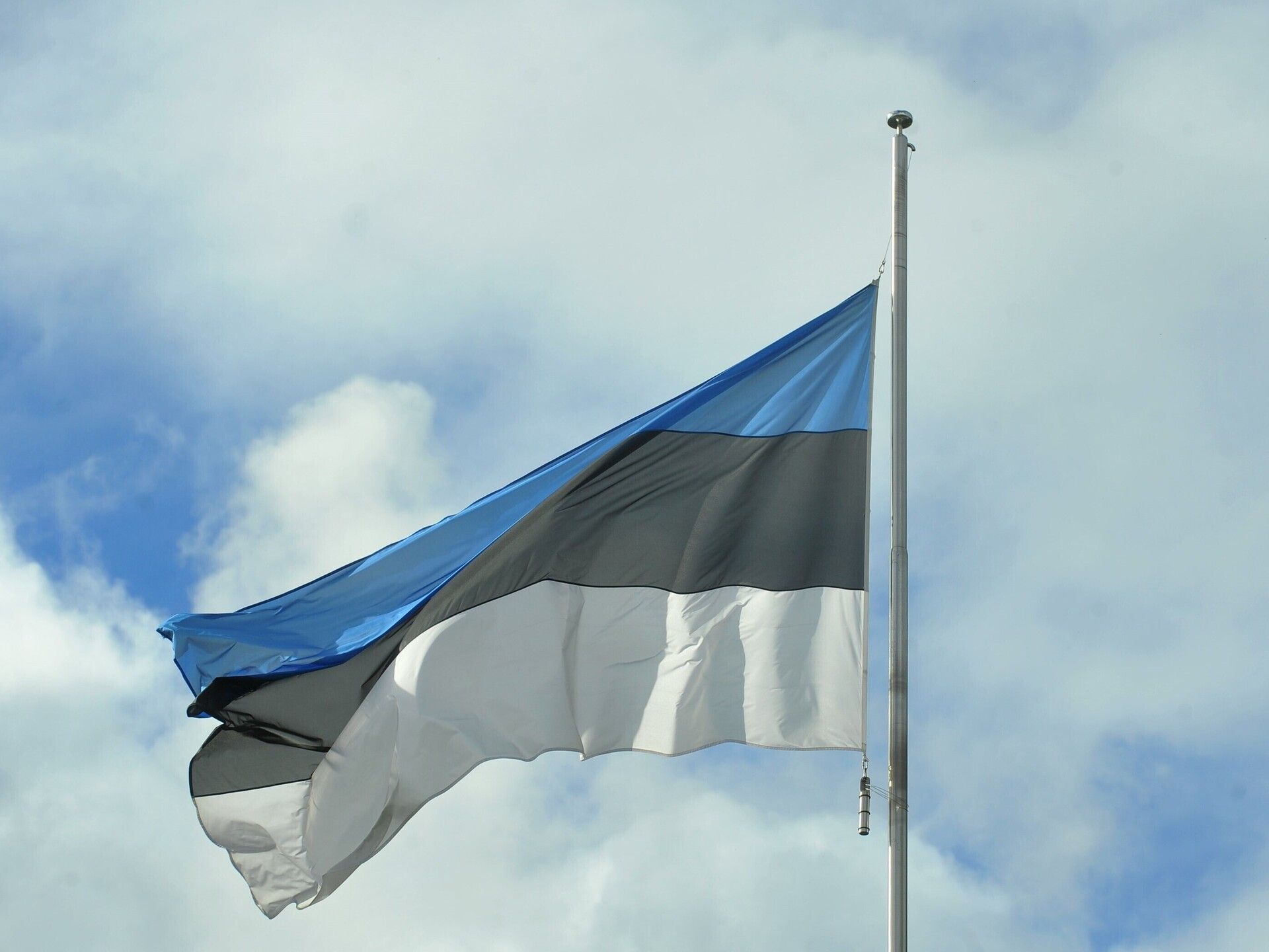 1920x1440 Estonian flag to be hoisted in Strasbourg in honor of Council of Europe chairmanship