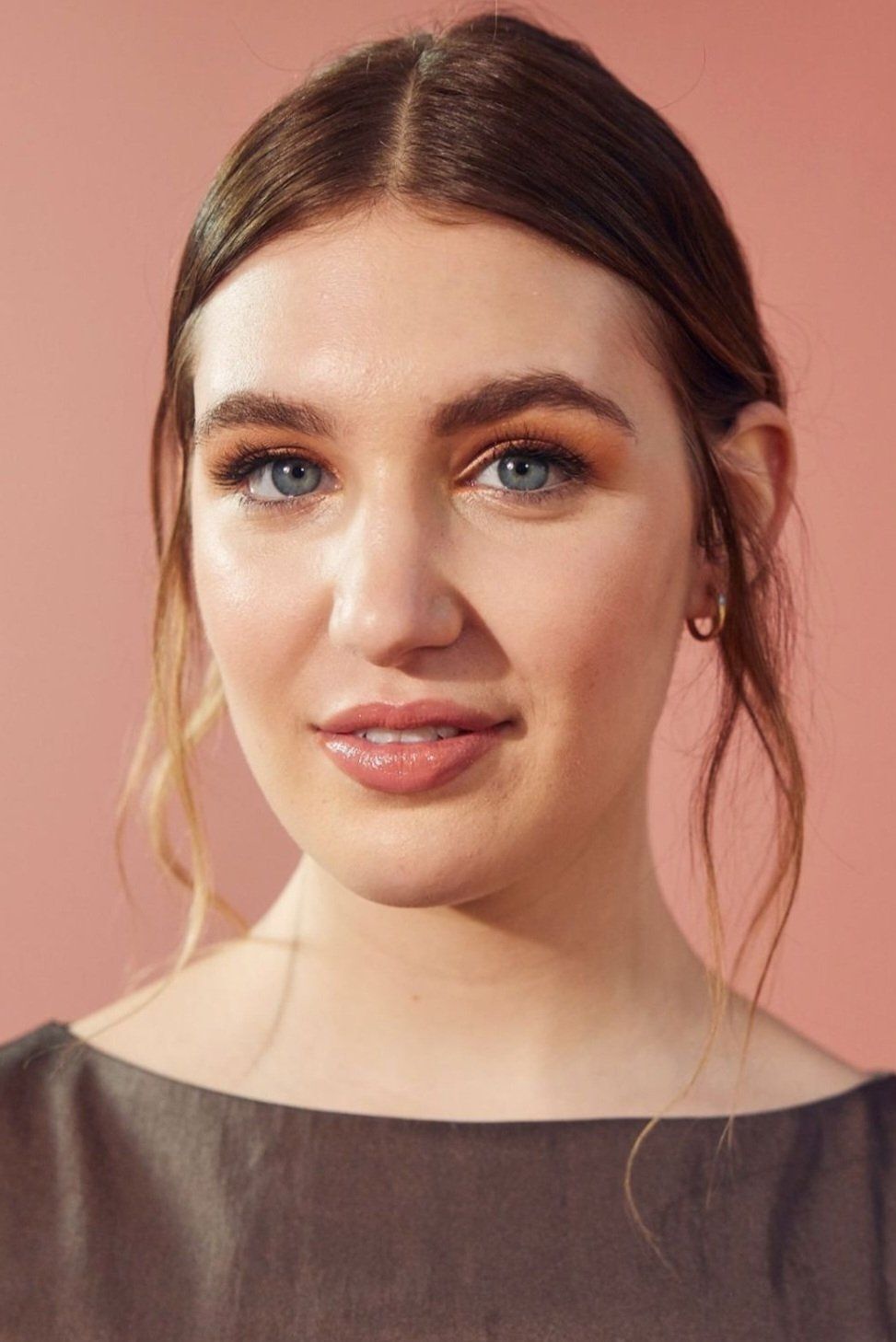 973x1458 Sophie Nélisse Image