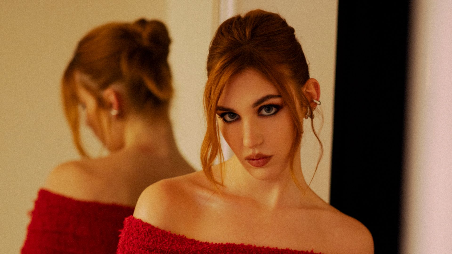 1920x1080 Sophie Nélisse Of 'Yellowjackets' Channels The Show In A Blood Red Distressed Bouclé Gown