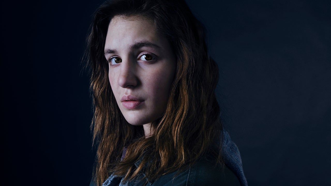 1280x720 Yellowjackets' Season 2: Sophie Nélisse on Filming Shauna's Emotional Birth Episode (Exclusive)