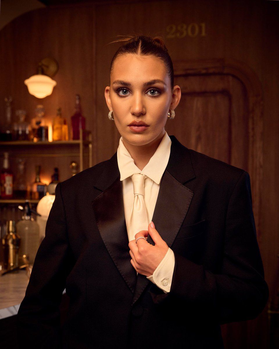 960x1200 Sophie Nélisse photographed by Jake Rosenberg at the Canadian Screen Awards