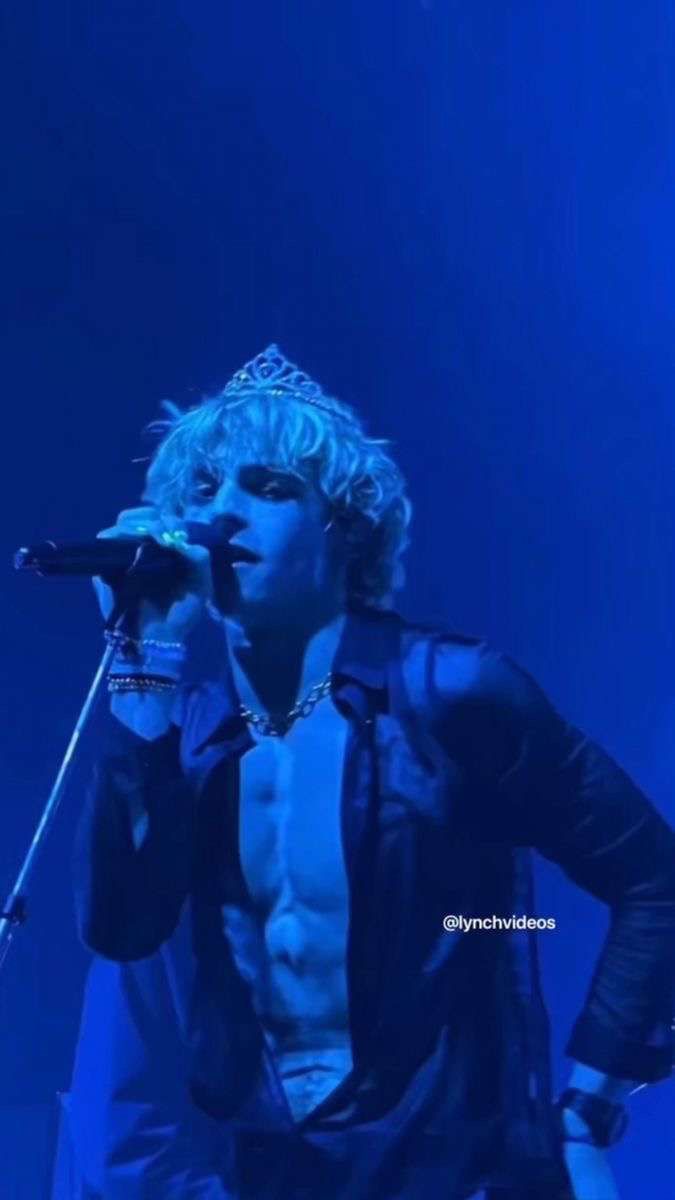 675x1200 Tiara