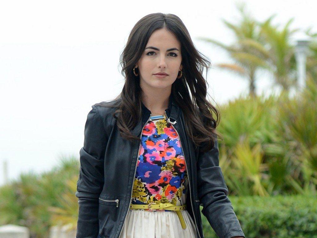 1024x768 Pretty American Actress Camilla Belle HD Wallpaper
