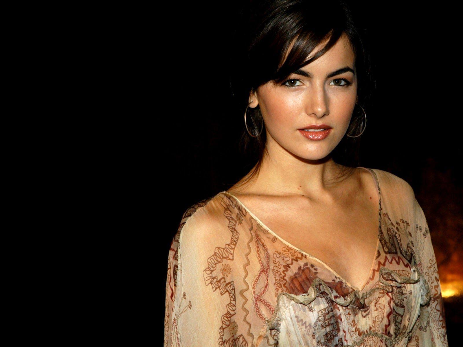 1600x1200 Camilla Belle HD Wallpaper
