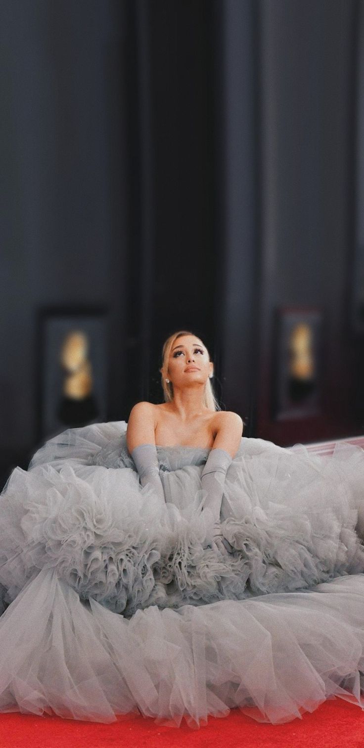 736x1512 ariana grande wallpaper's 2020