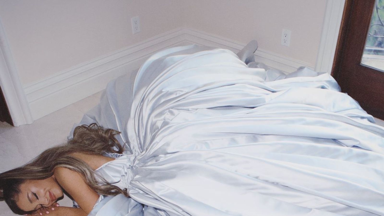 1600x900 Ariana Grande wins her first Grammy after spat with show's producer. Ents & Arts News