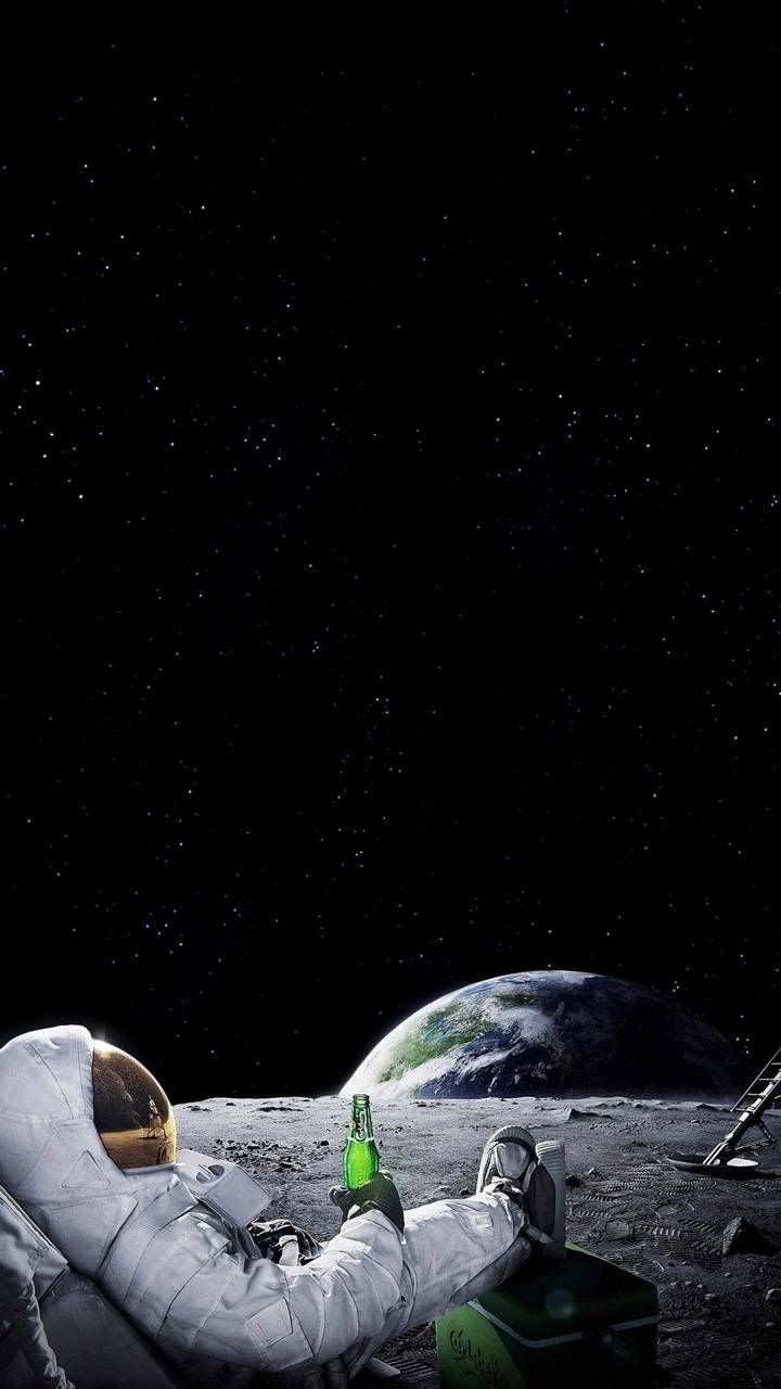 720x1280 Astronaut wallpaper