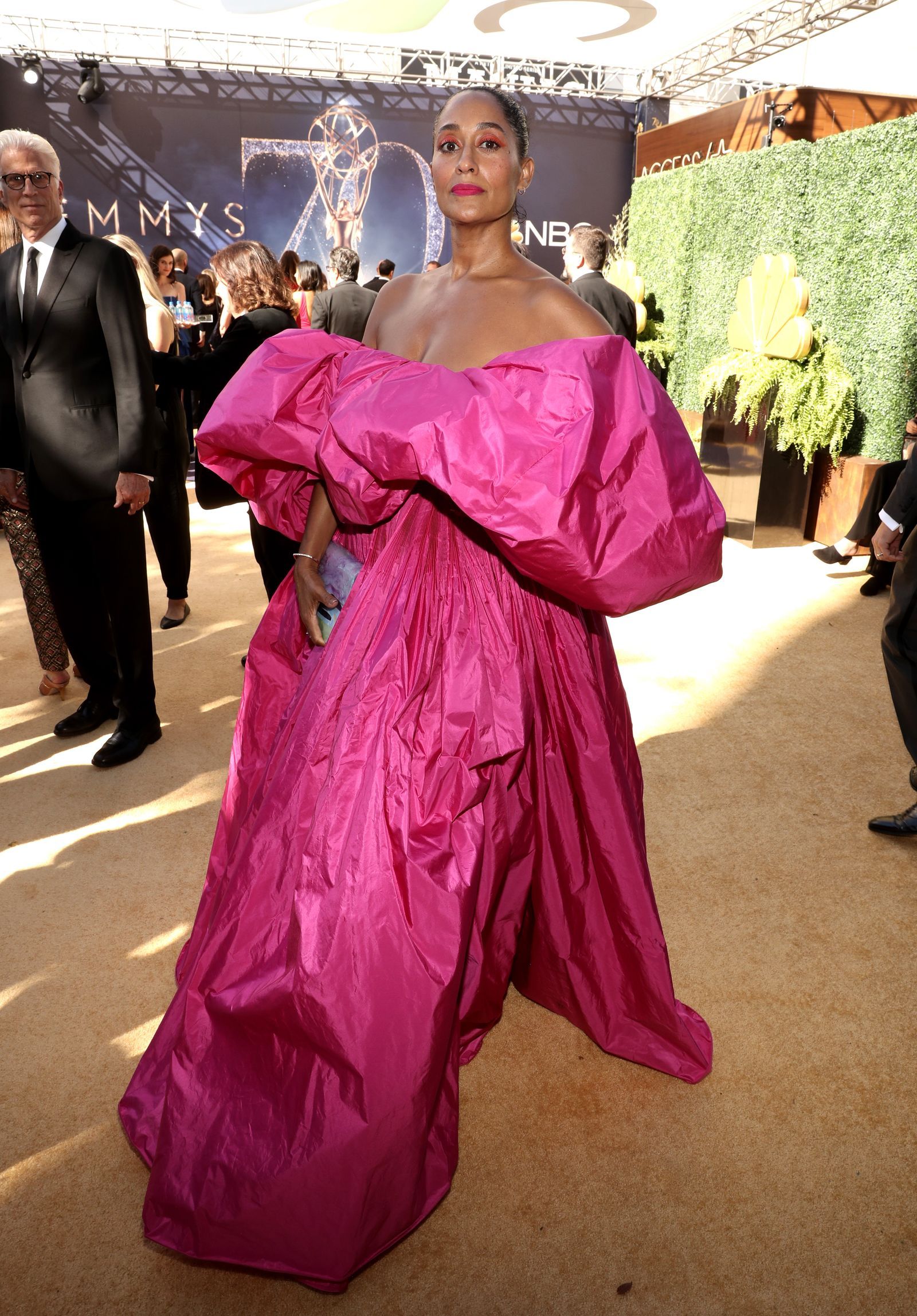 1600x2297 Emmy Awards 2018: Tracee Ellis Ross Matched Her Makeup to Her Fuchsia Dress