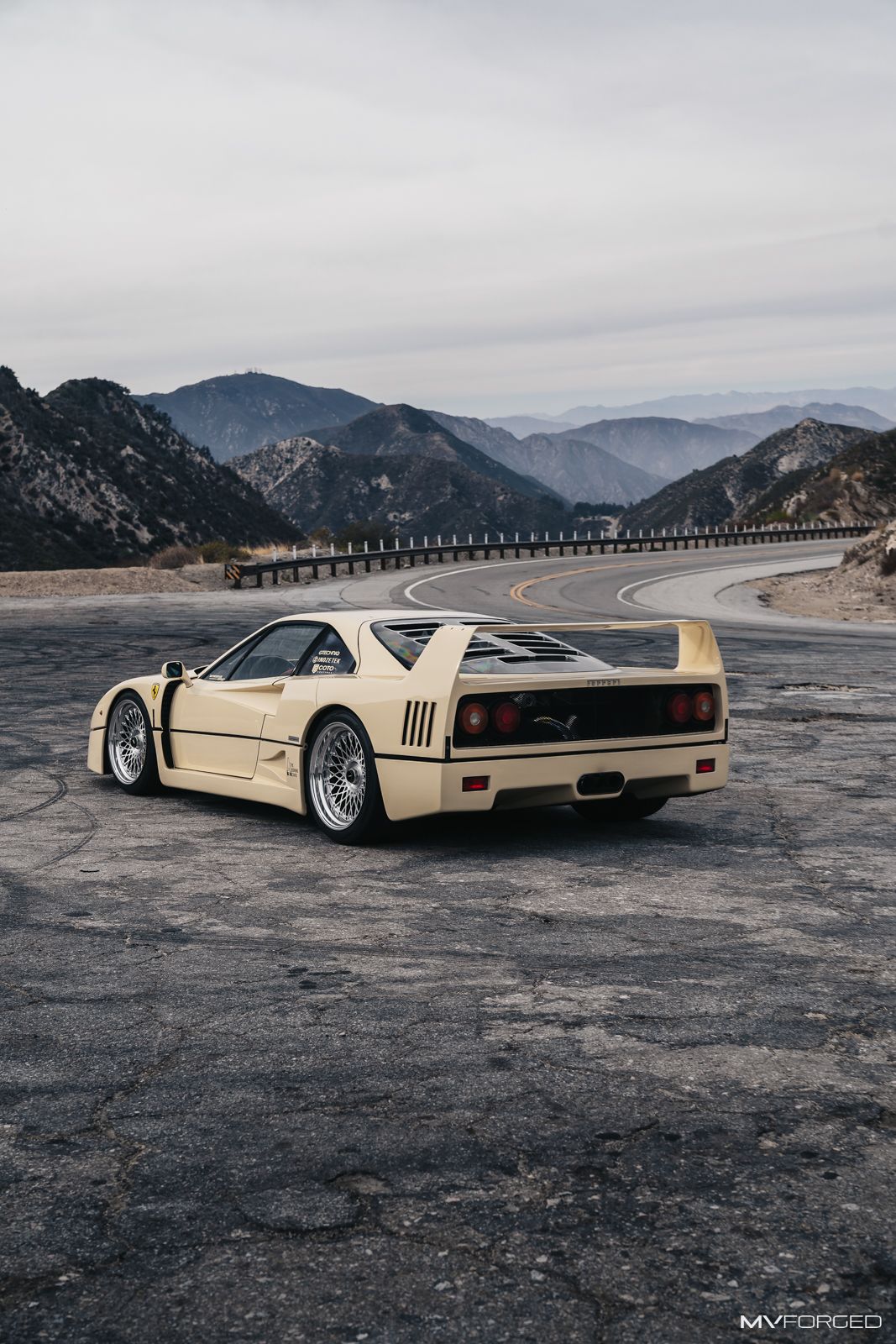 1067x1600 Ferrari F40