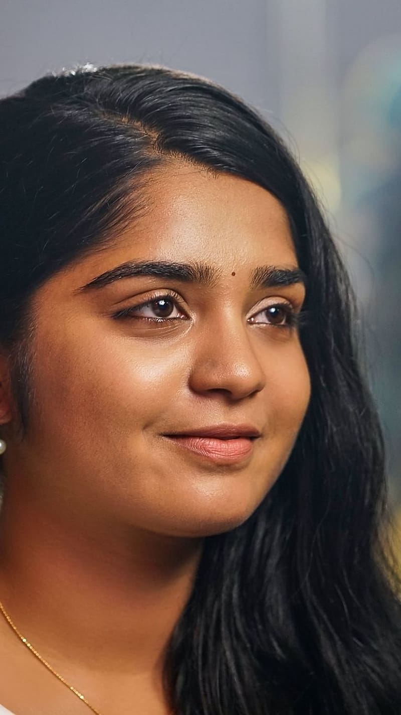 800x1424 HD gouri kishan wallpaper