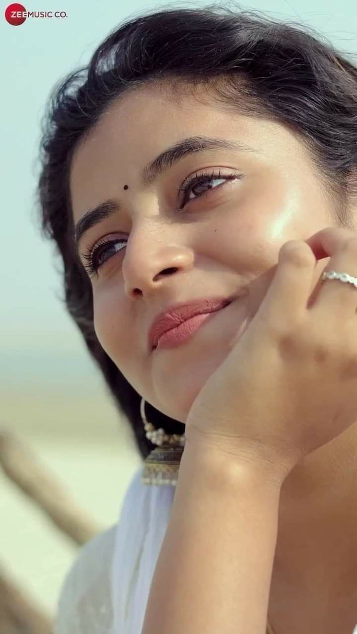 720x1280 Gouri g kishan. Kayal anandhi HD wallpaper, Minimal glam pearl necklace, Beautiful face image