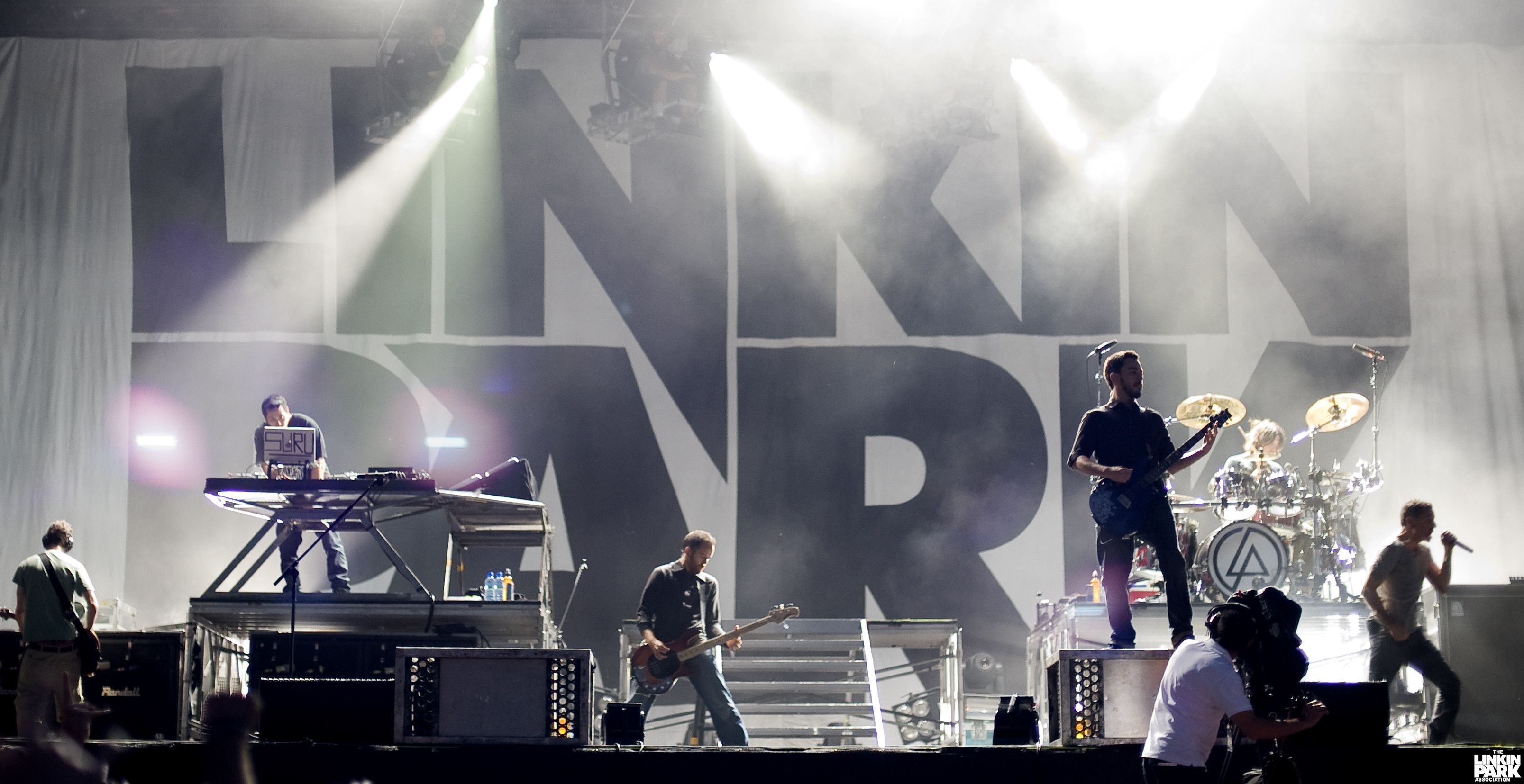 3215x1655 Wallpaper Linkin Park, Rock Concert, Performance, Entertainment, Concert, Background Free Image