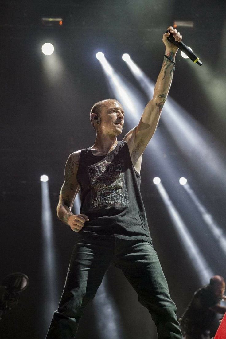 736x1104 Chester bennington wallpaper HD. Linkin park concert, Linkin park chester bennington, Linkin park hd