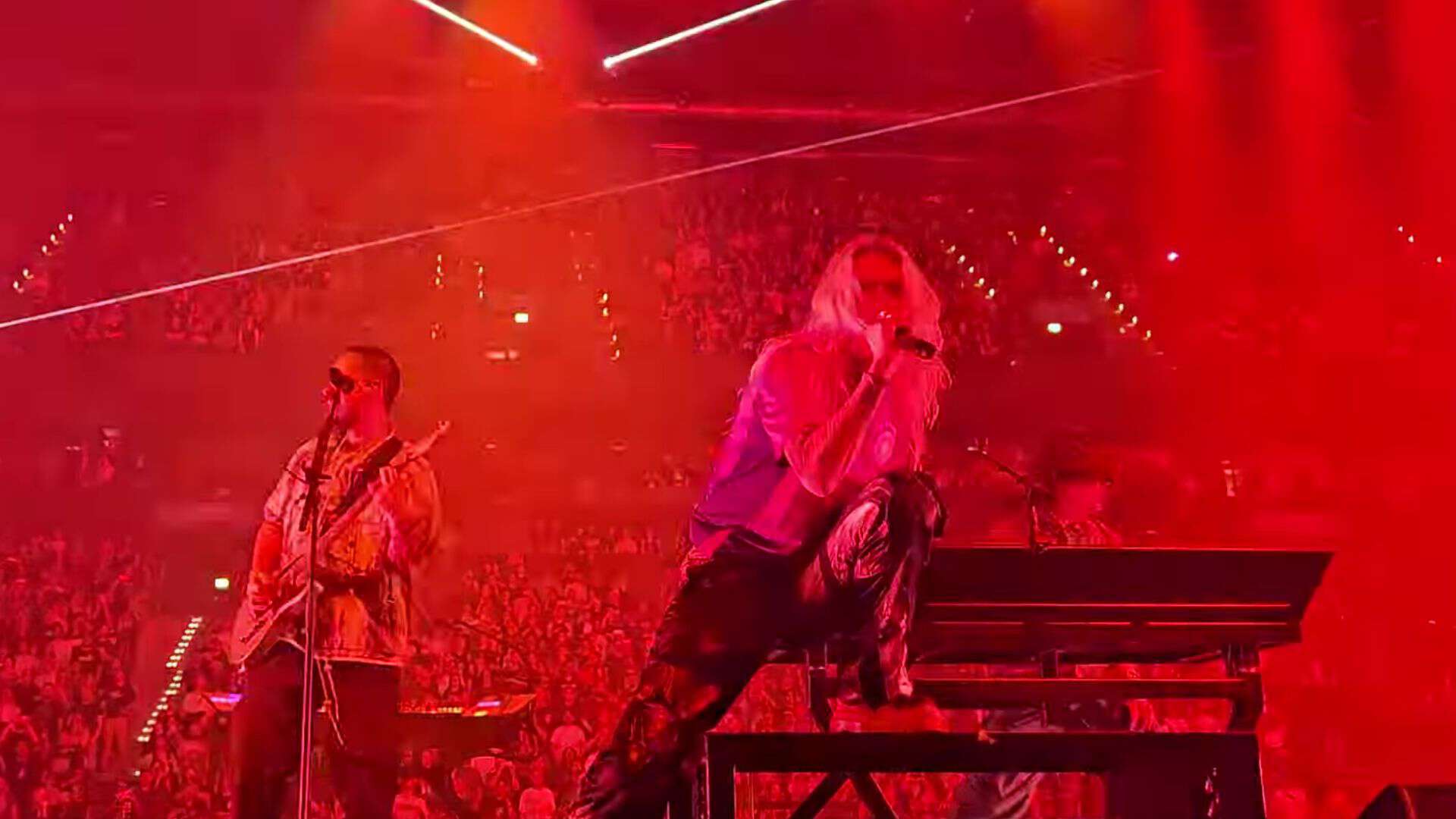 1920x1080 LINKIN PARK Performs New Song 'Heavy Is The Crown' In Hamburg (Video)