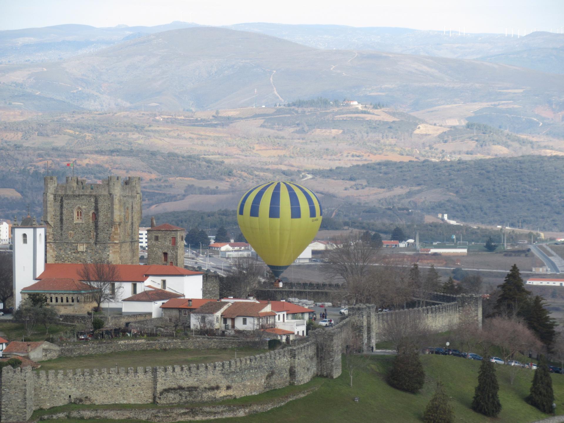 1920x1440 Castles in Bragança