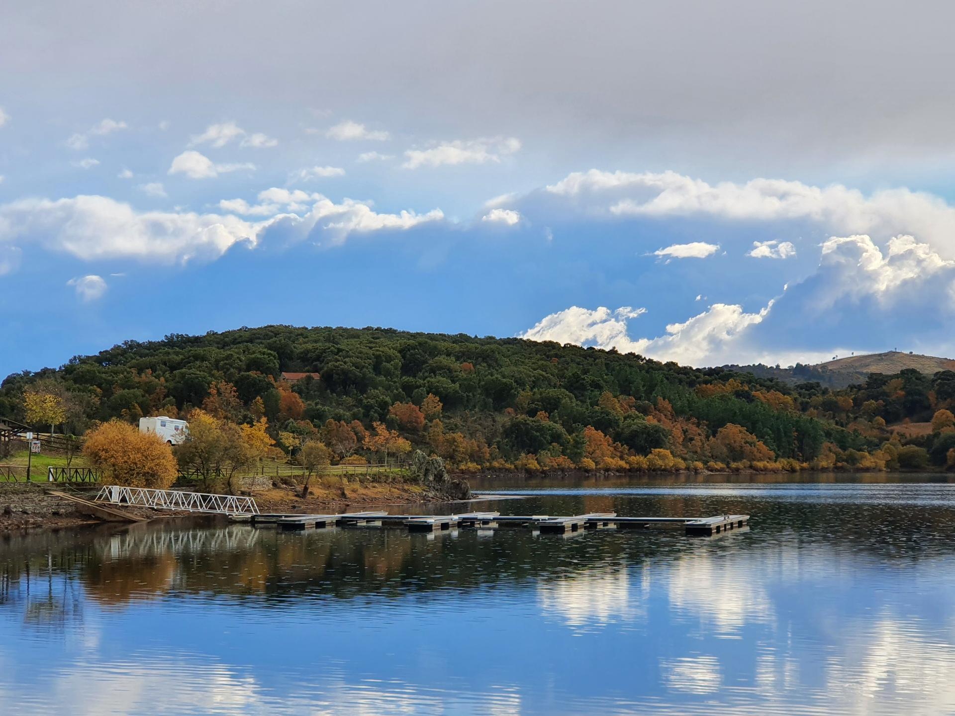 1920x1440 Lakes in Bragança