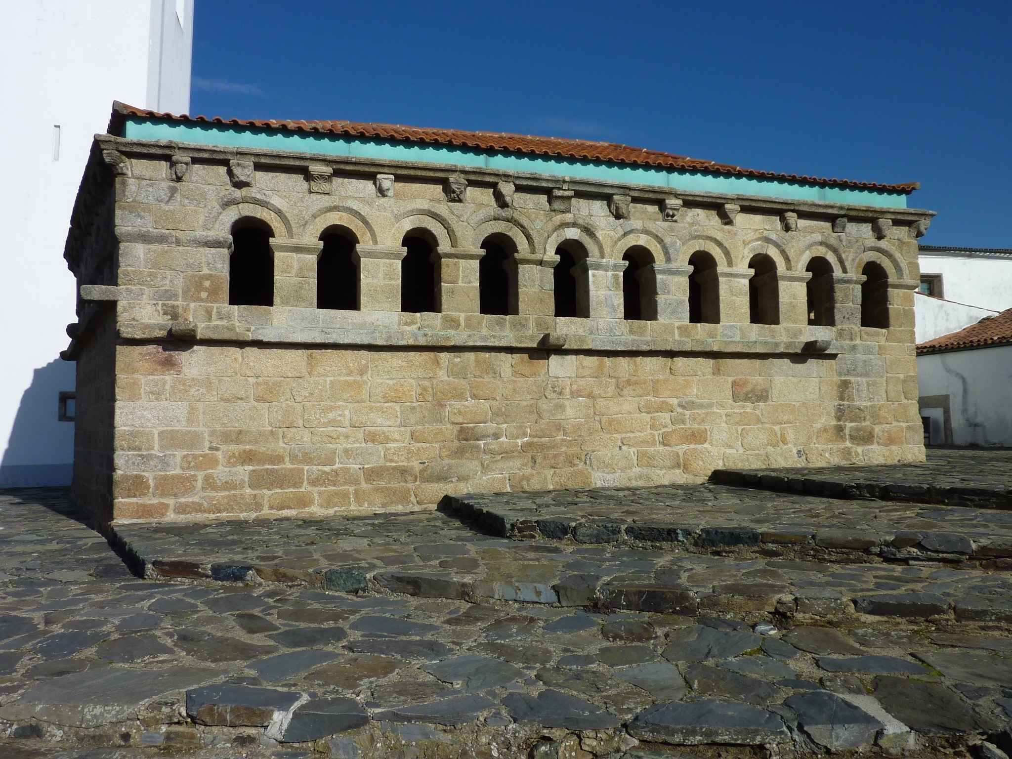 2048x1536 Journey to Portugal 12: Bragança: Granite Pigs and the Portuguese SIlk Route