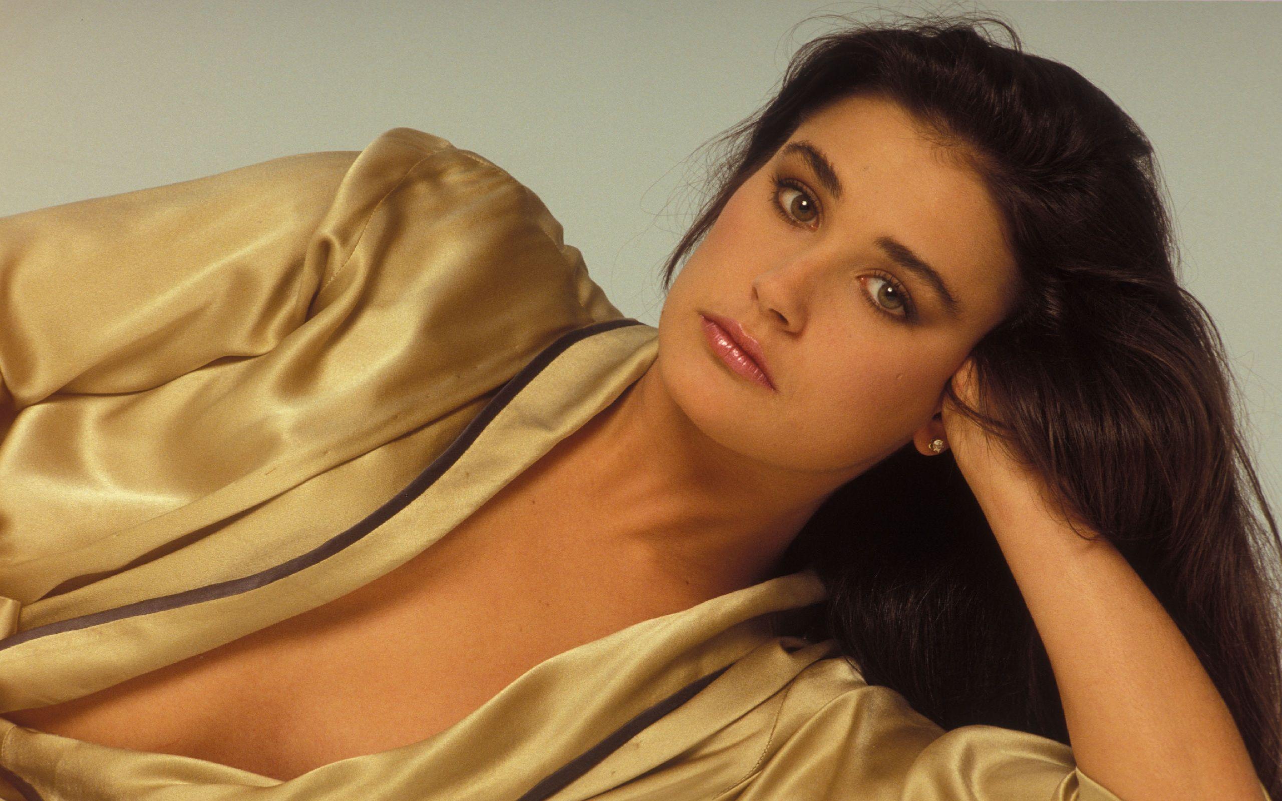 2560x1600 Demi Moore HD Wallpaper and Background Image