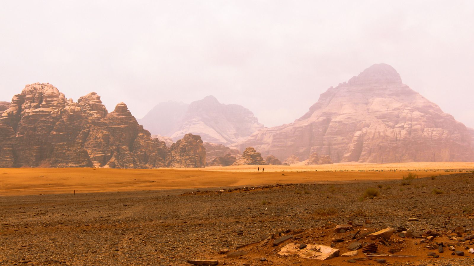 1600x900 Surround Yourself In Diverse Desert Landscapes At This Otherworldly Middle Eastern Destination