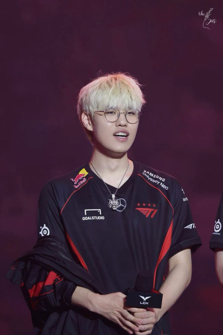 736x1104 T1 Oner