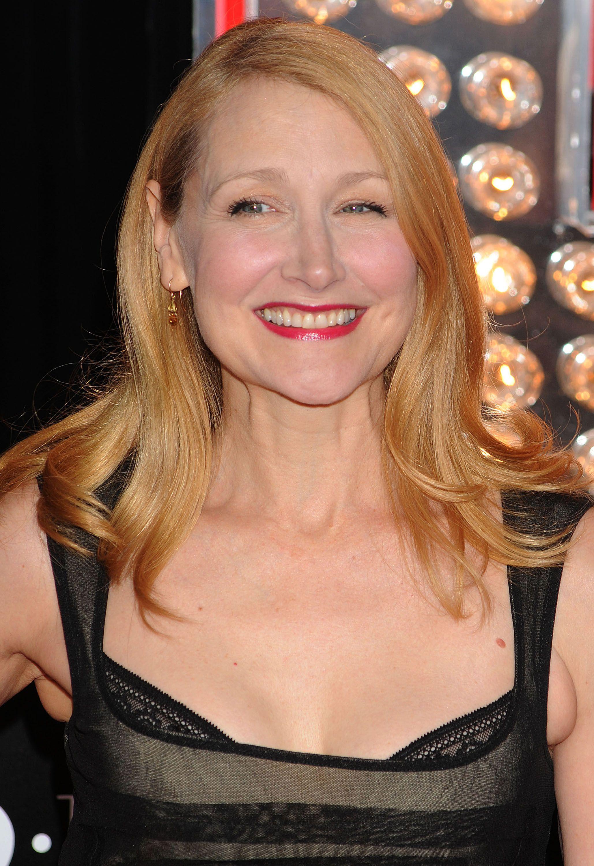 2058x3000 Patricia Clarkson Wallpaper