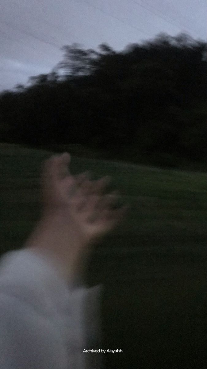 675x1200 blurry