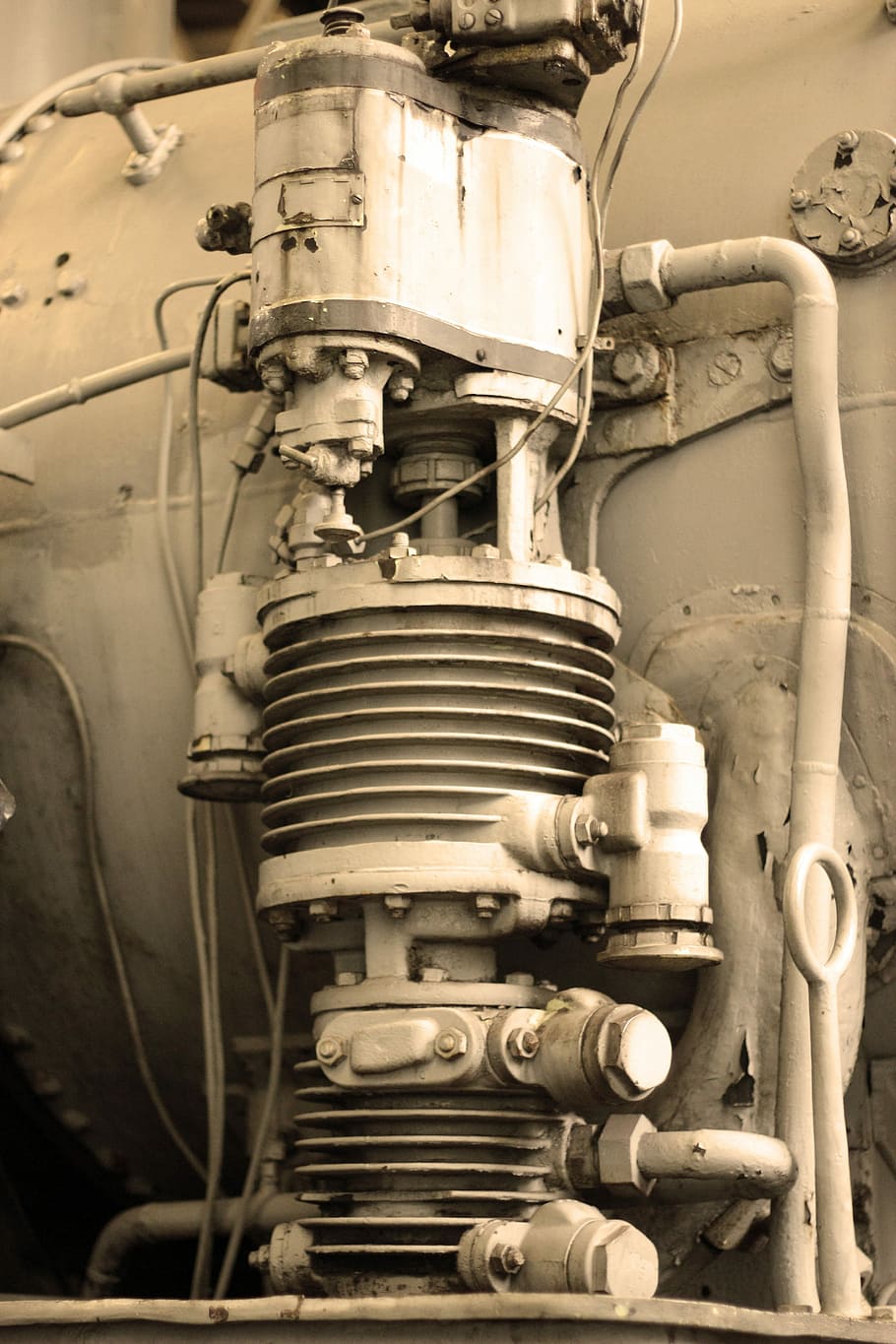 910x1365 Motor piston 1080P, 2K, 4K, 5K HD wallpaper free download