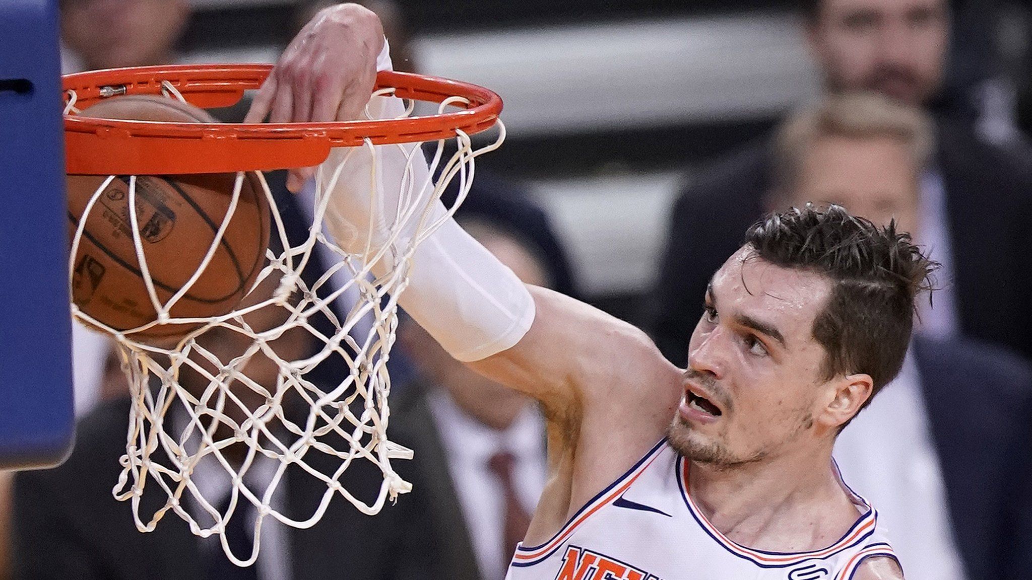 2048x1152 Premier League predictions: Lawro v NBA star Mario Hezonja