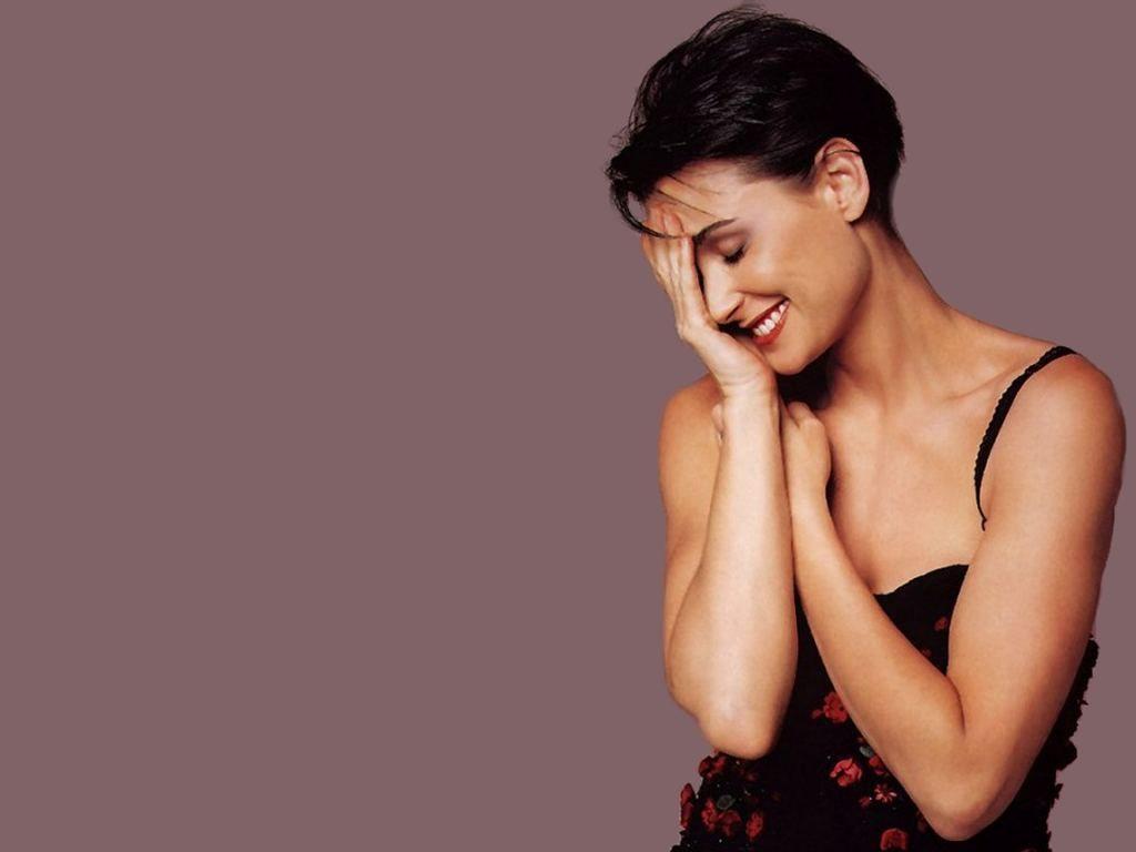 1024x768 Demi Moore Moore Wallpaper