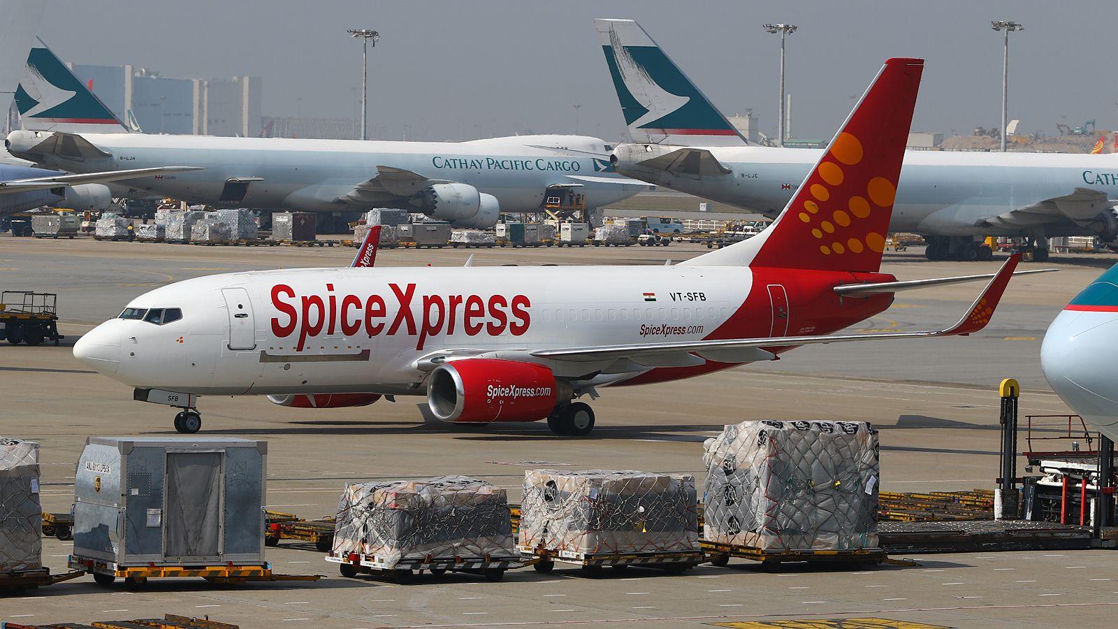1600x900 Plane Spotting in Hong Kong