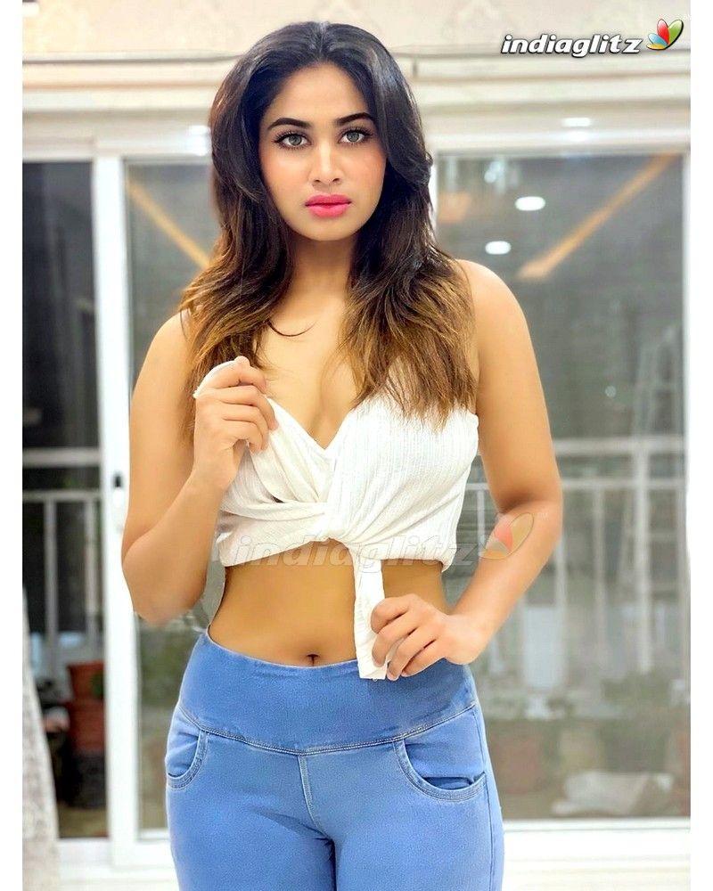 800x1000 Shivani Narayanan Photo Actress photo, image, gallery, stills and clips