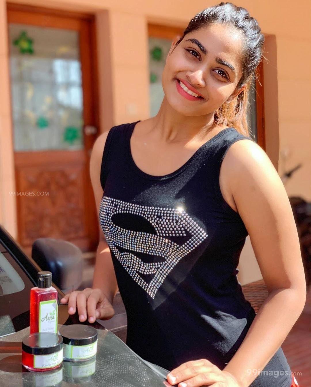 1080x1342 Shivani Narayanan Latest Hot HD Photo / Wallpaper (1080p) (Instagram / Facebook) (1080x1342) (2020)