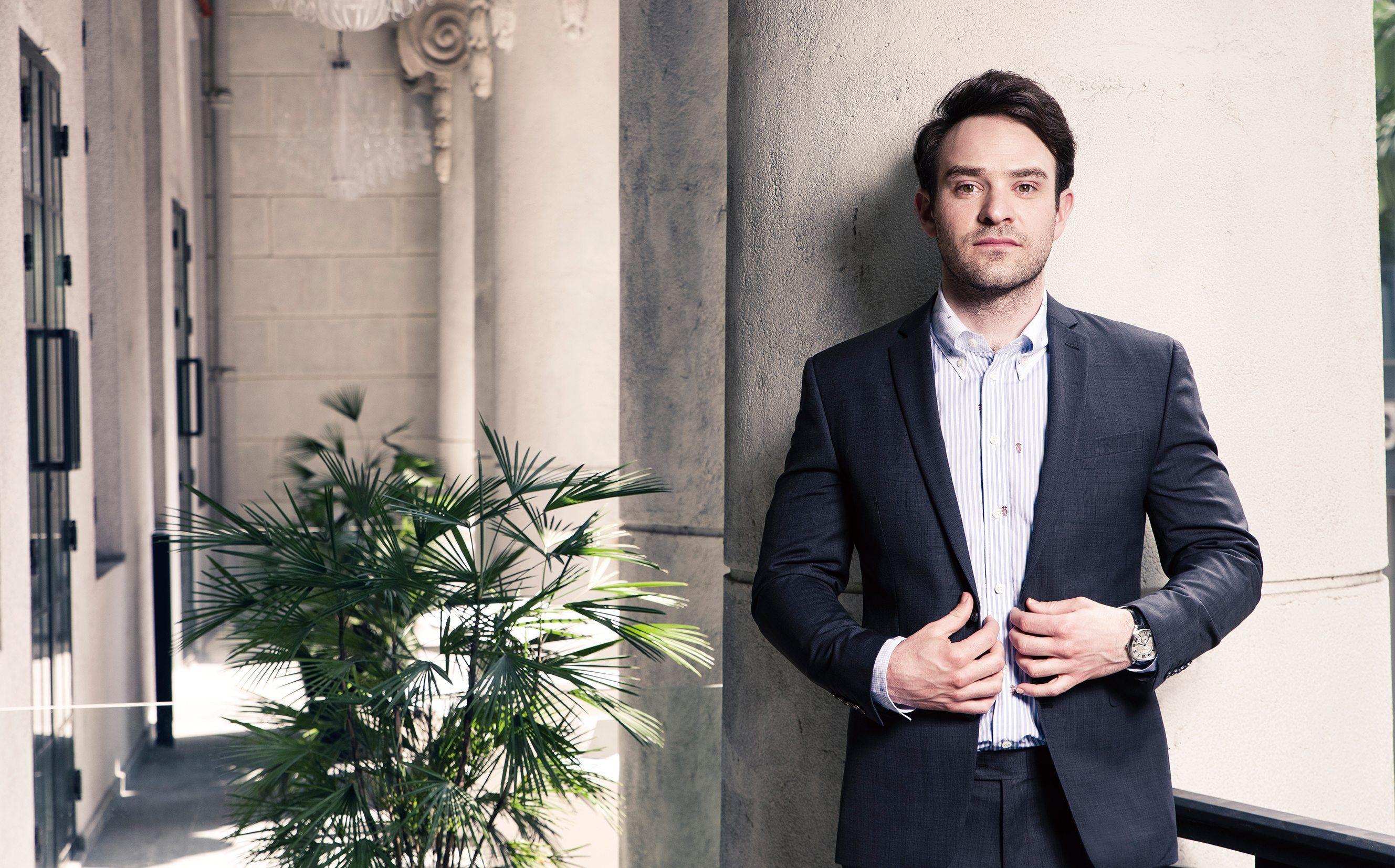 2657x1654 Charlie Cox at Esquire Photohoot Cox Foto