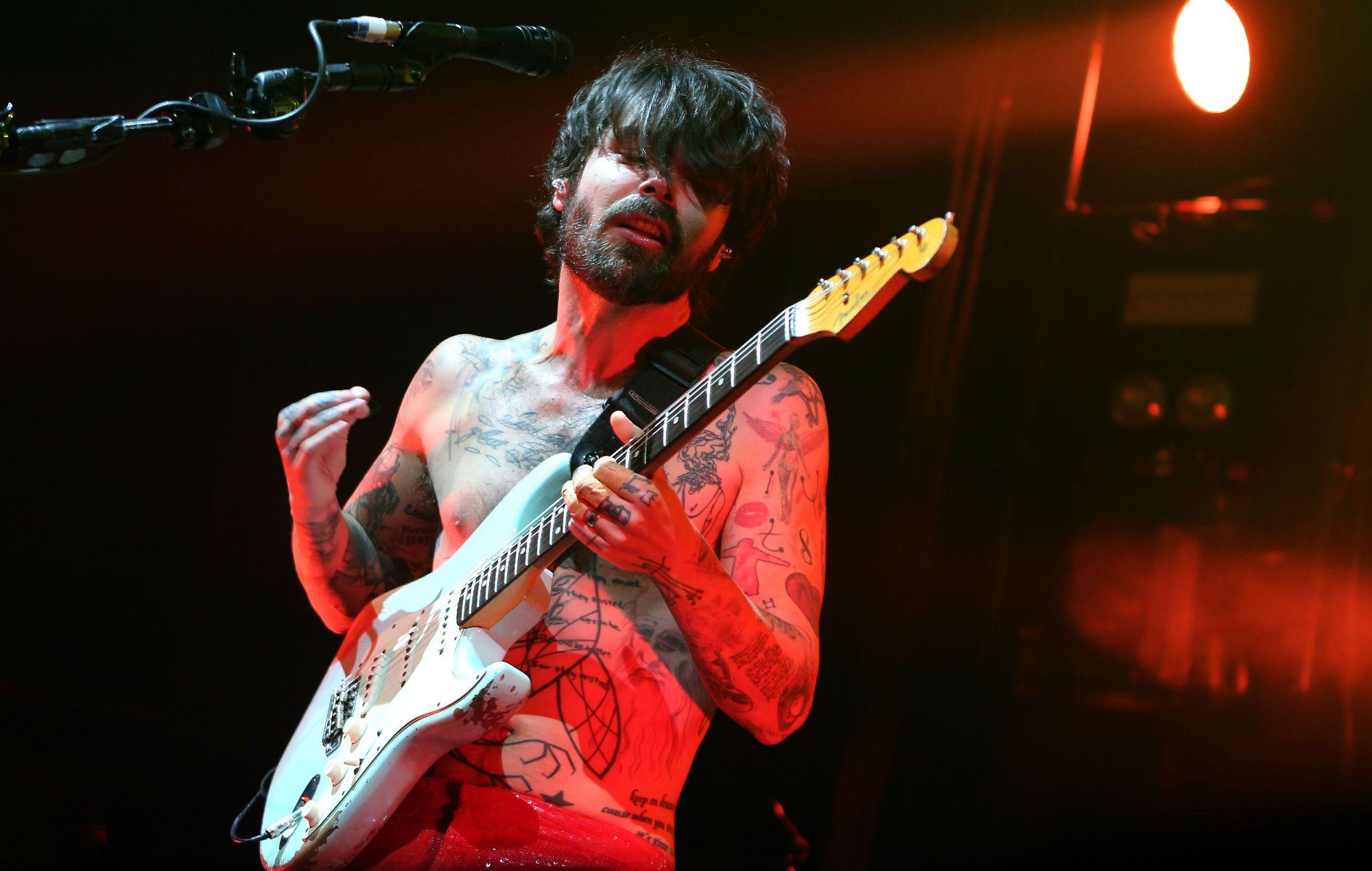 2000x1270 Biffy Clyro's Simon Neil was warned about hearing loss by