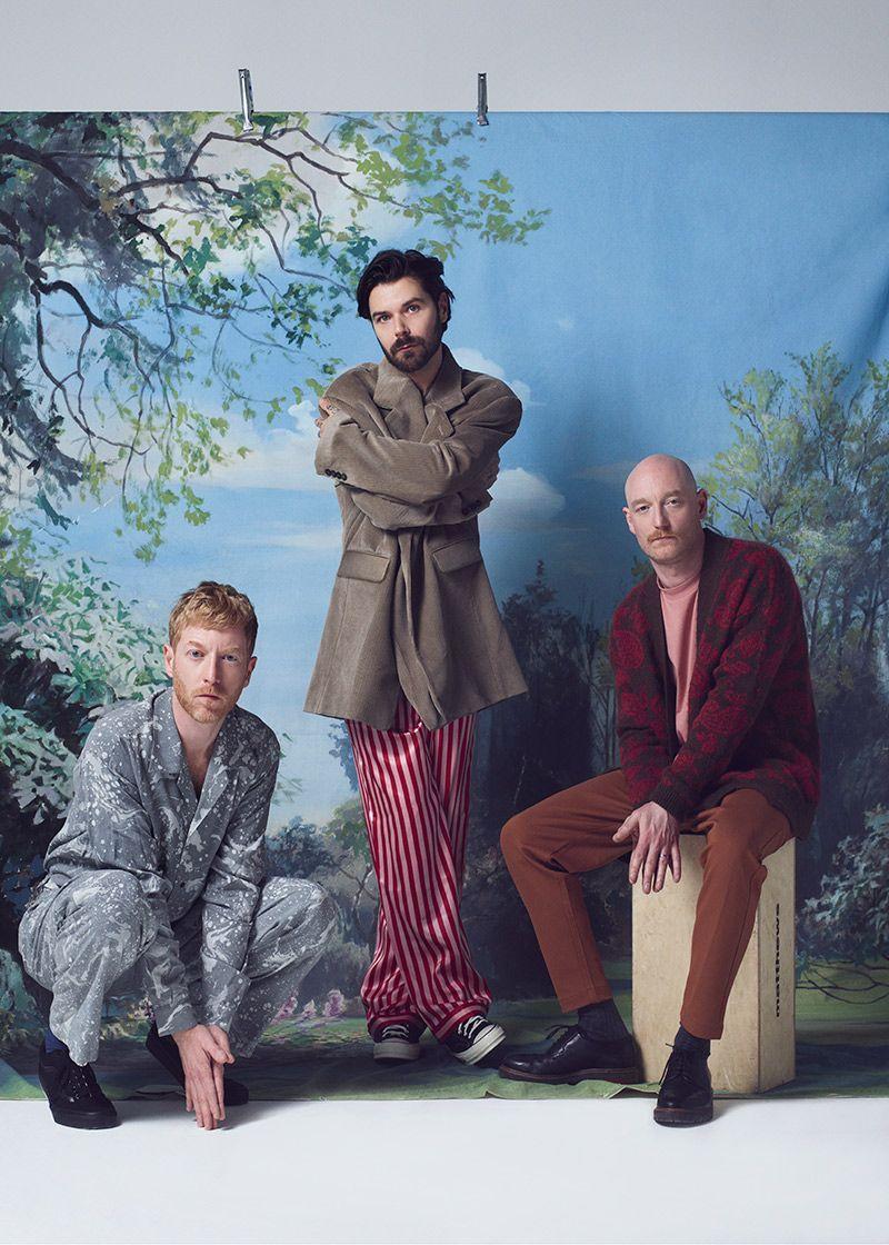 800x1120 Biffy Clyro 'Instant History' now to unlock an exclusive Biffy video!