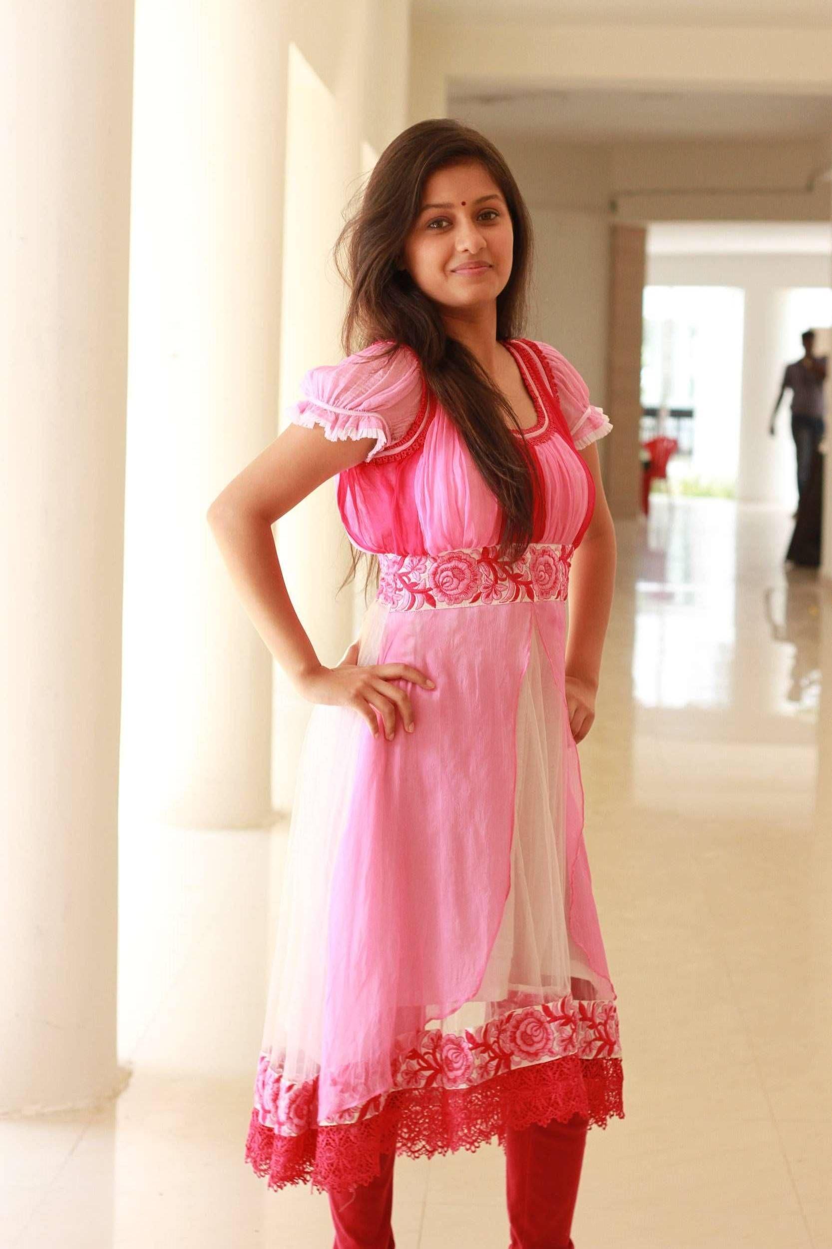 1666x2500 Hot Pics of Agneepath actress Kanika Tiwari. Fashion, Lakme fashion week, Hottest pic