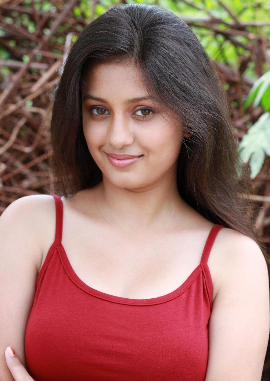 1132x1600 CAP: Kanika Tiwari Hot Image