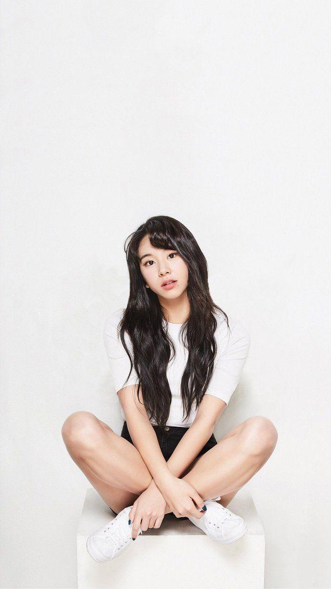675x1200 Son Chaeyoung Wallpaper