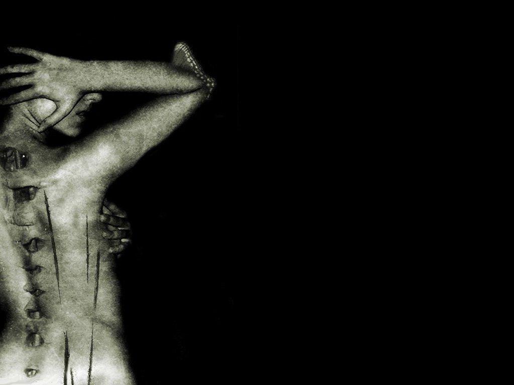 1024x768 Horror Woman Sad Evil. Fear On Back