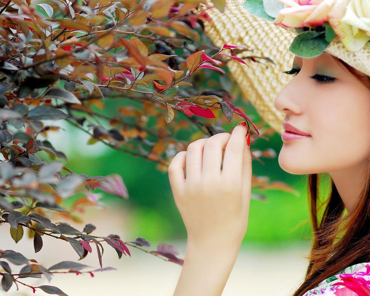 1280x1024 Cute Girl With Sweet Style Wallpaper Girl in Colorful