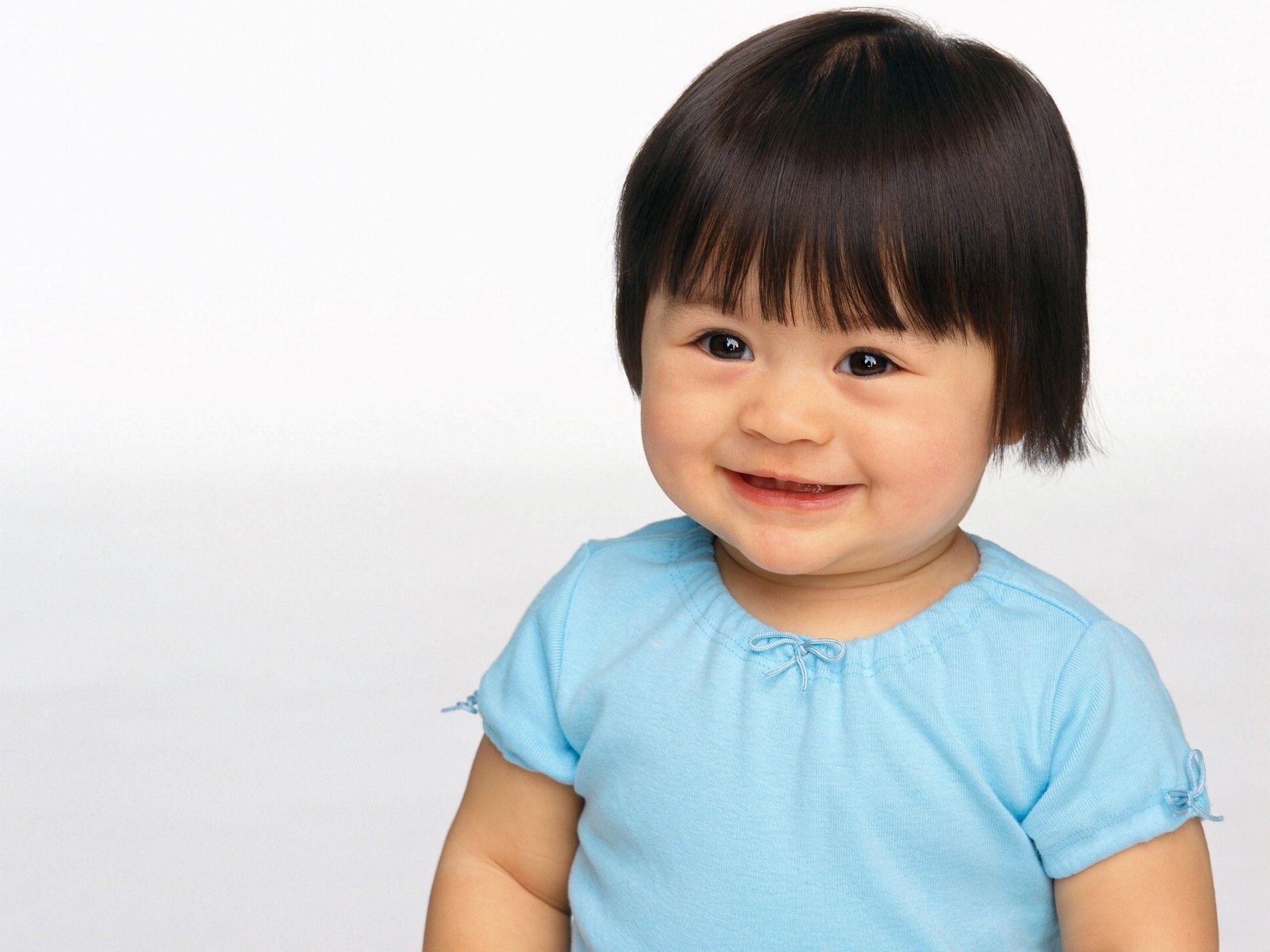 1920x1440 Cute Baby in Different Hait Style Wallpaper
