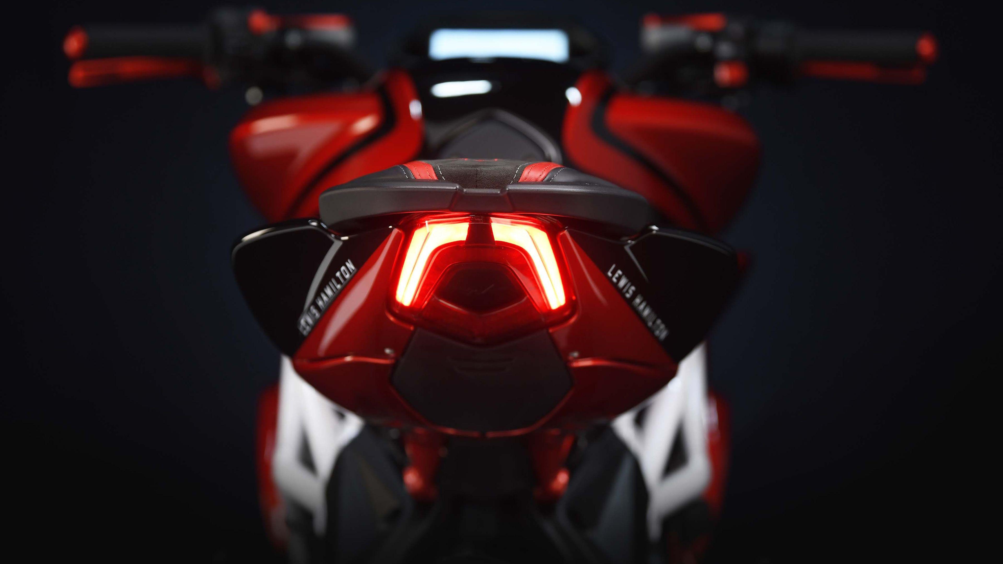 3840x2160 MV Agusta Brutale 800 RR. 3 Wallpaper