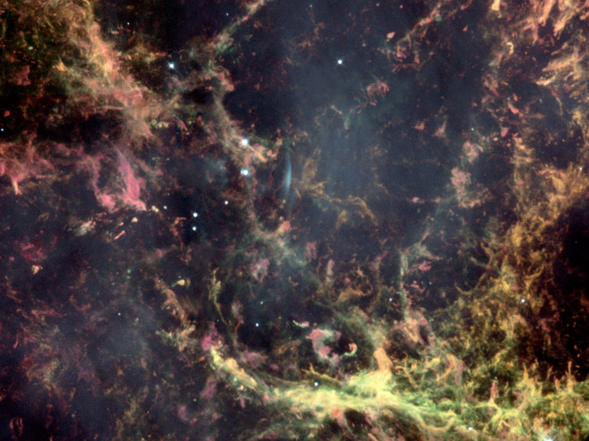 2048x1536 Peering Into The Heart Of The Crab Nebula