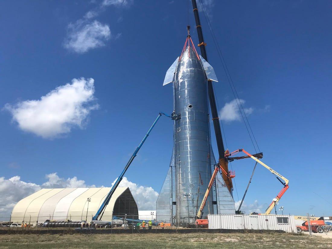1100x825 SpaceX Just Built A 164 Foot Tall Prototype Of A Future Mars Spaceship