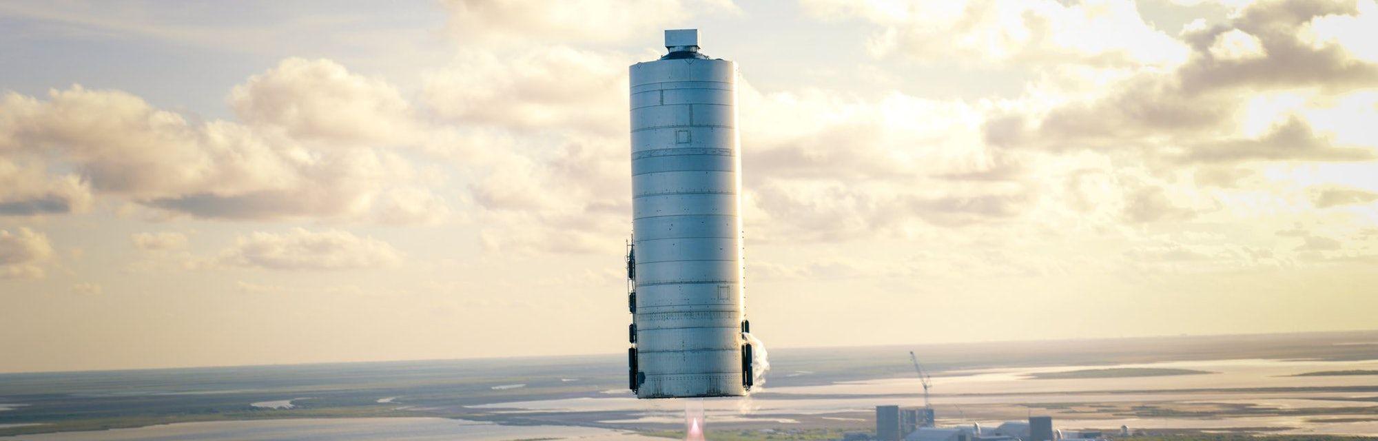 2000x640 SpaceX Starship: Jaw Dropping Image Capture The Shiny Prototype In Flight