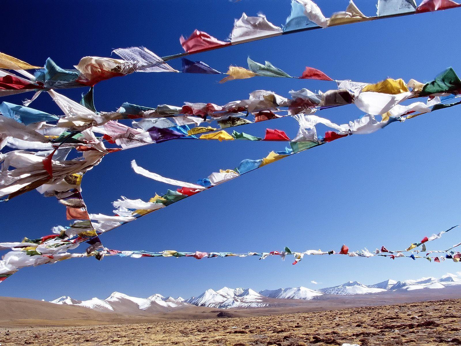 1600x1200 Tibetans believe the prayers will be blown by the wind to spread
