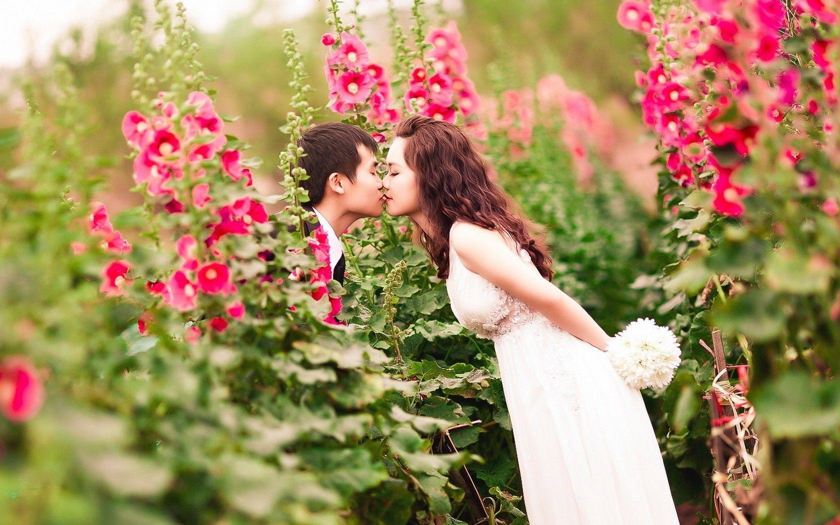 1680x1050 Love Man Woman Different Kiss Wallpaper