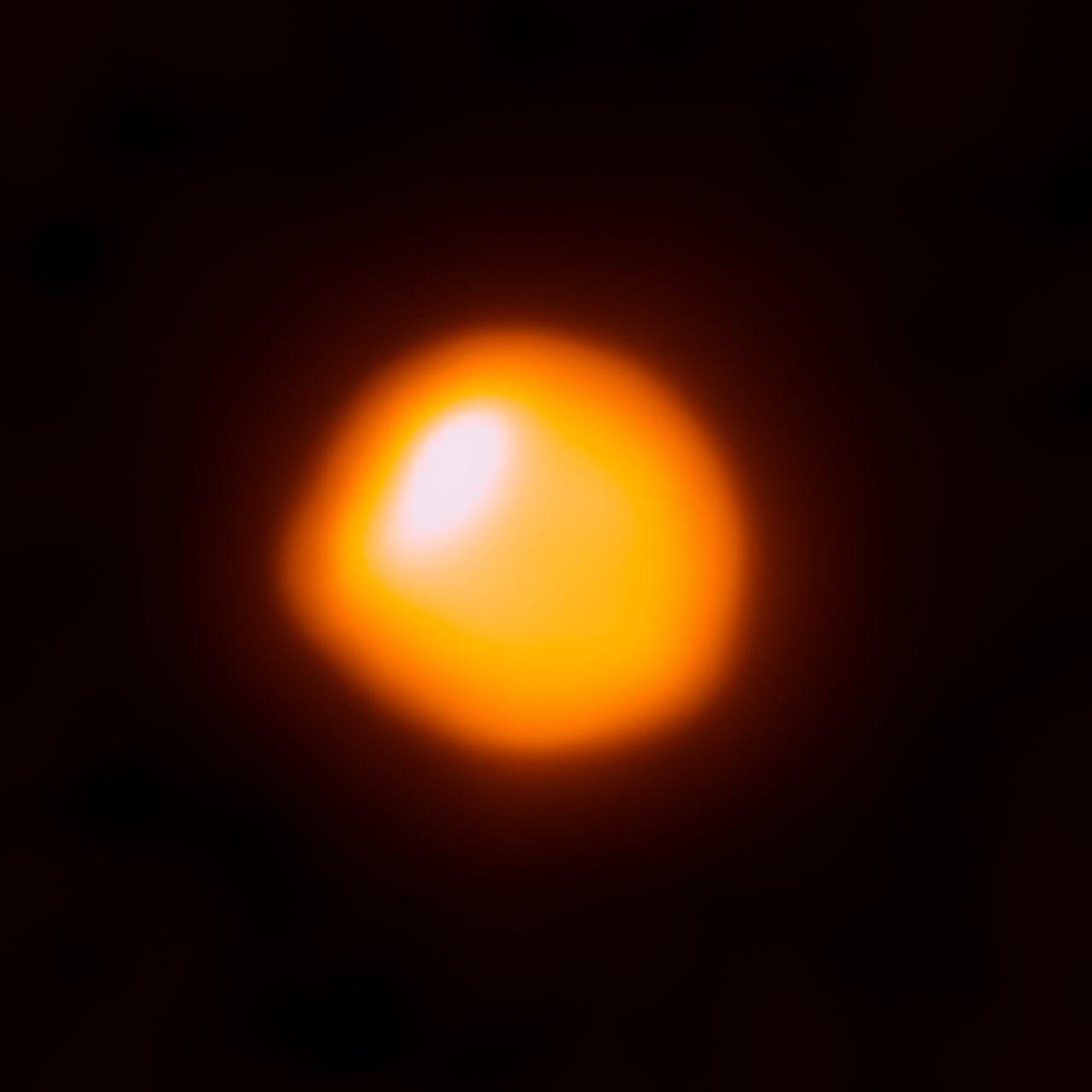 1280x1280 Betelgeuse captured